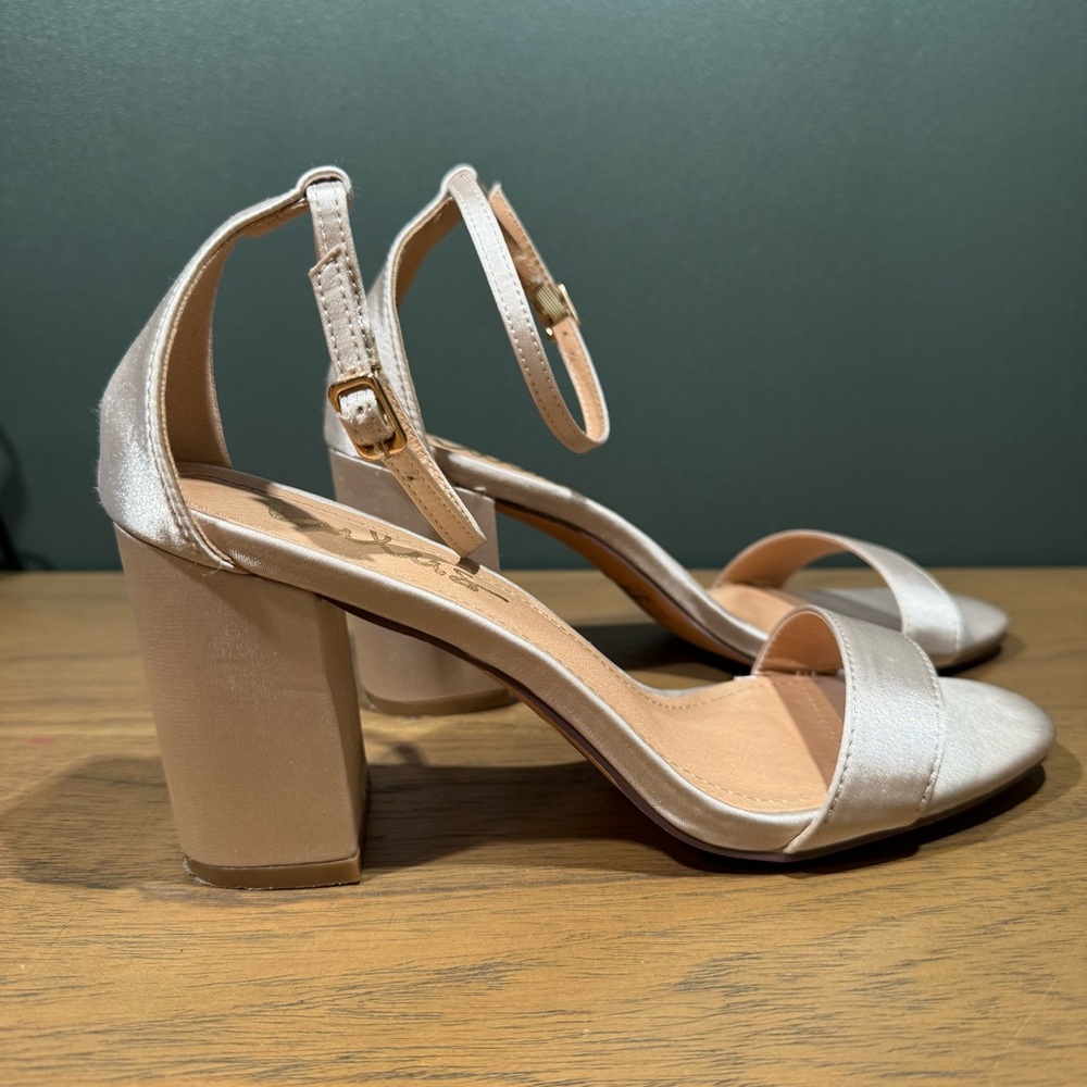 Lulus Arylee Champagne Satin Ankle Strap Heels Women’s Size 7.5